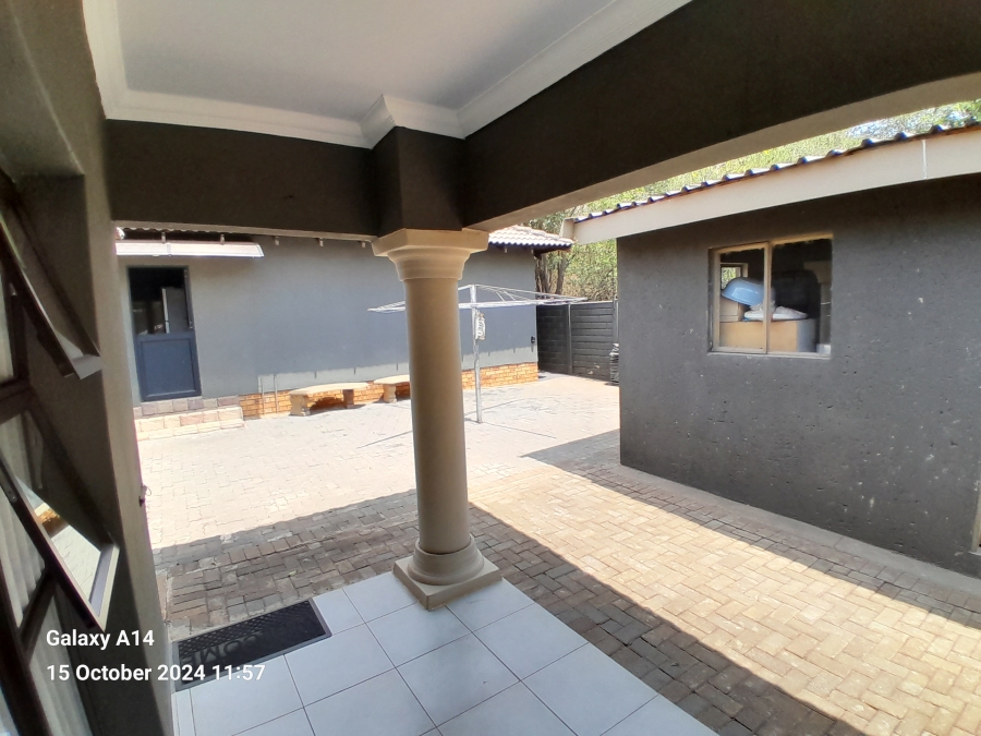 6 Bedroom Property for Sale in Protea Park North West